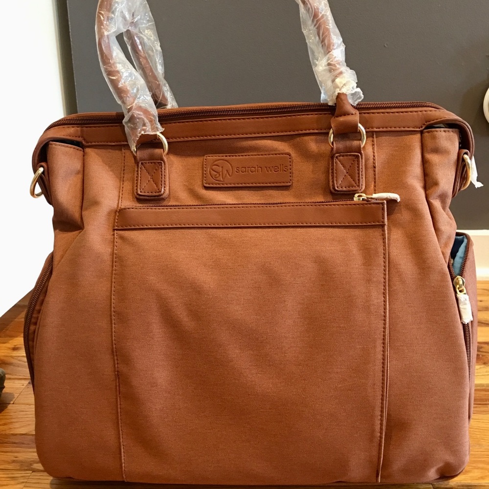 Sarah Wells Claire pump bag in brown